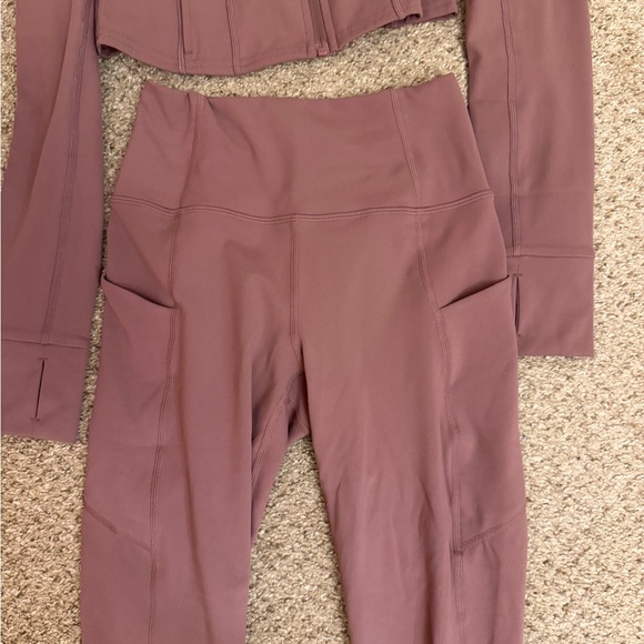 Fabletics Set - Picture 2 of 6